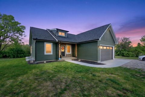 Photo of 1705 Horseshoe Road, Delaware, OH 43015 (MLS # 226013688)