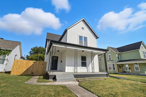 Photo of 356 Ludlow Avenue, Springfield, OH 45505 (MLS # 225035591) Photo of 356 Ludlow Avenue, Springfield, OH 45505 (MLS # 225035591)
