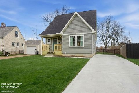 Photo of 2574 Renwood Place, Columbus, OH 43211 (MLS # 226001404)