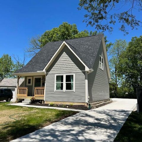 Photo of 2574 Renwood Place, Columbus, OH 43211 (MLS # 226001404)