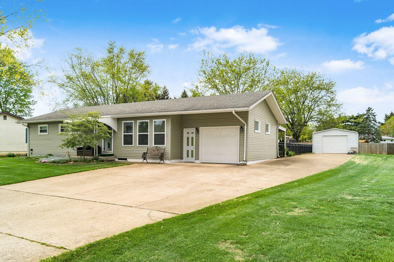220 Meadow Drive, Circleville, Ohio image 1