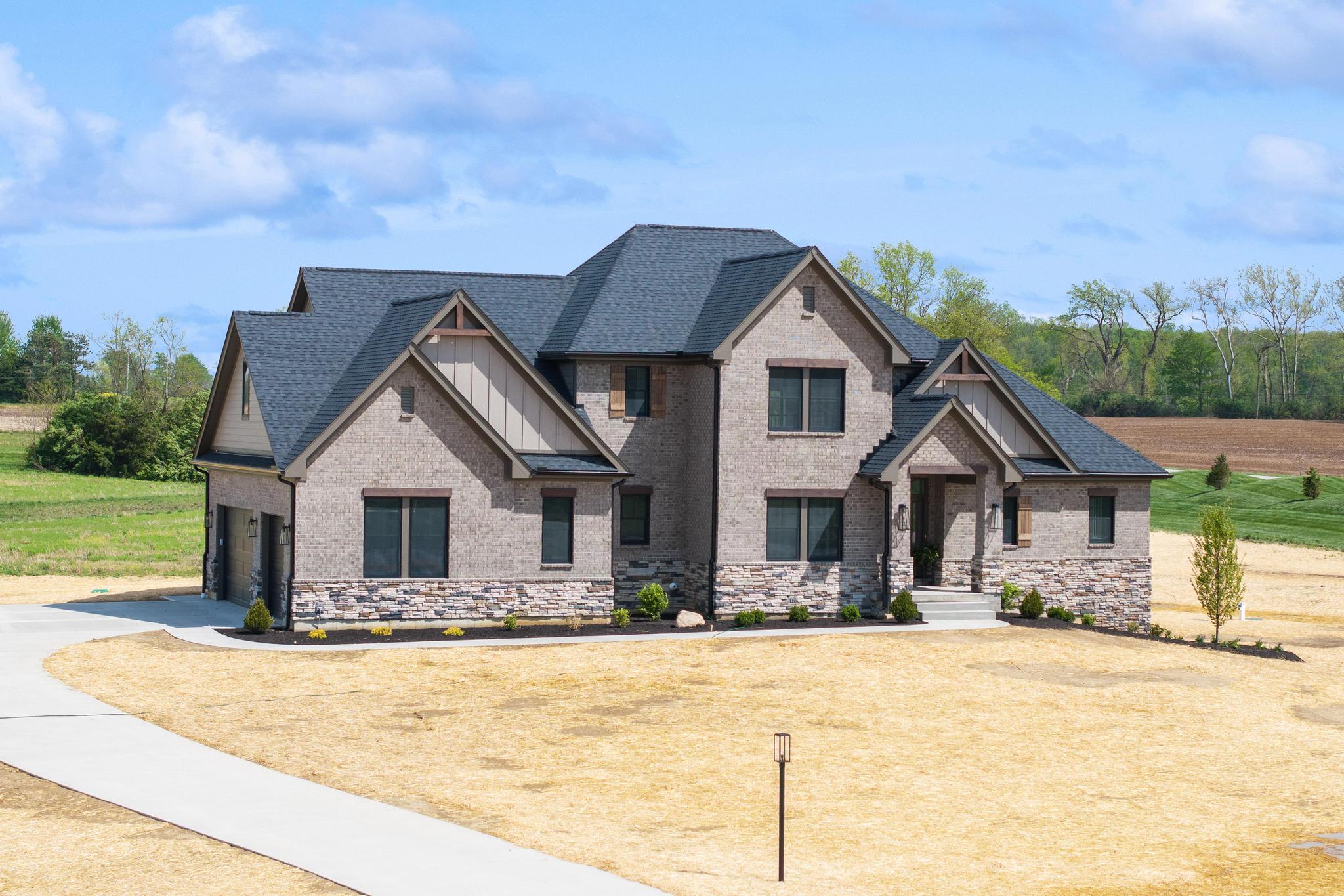 52 Maple Point Court, Wilmington, Ohio image 2