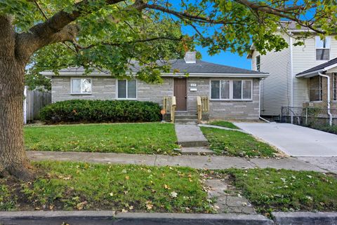 Photo of 879 E 4th Avenue, Columbus, OH 43201 (MLS # 225038315)