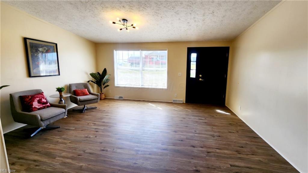 6243 Branch Circle, Zanesville, Ohio image 2