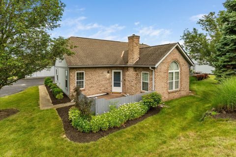 Photo of 3828 Falls Circle Drive 22 #22, Hilliard, OH 43026 (MLS # 225032634)