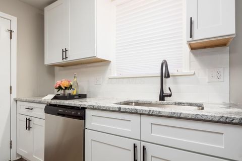 Tiny photo for 1554 E Maynard Avenue, Columbus, OH 43211 (MLS # 225045385)