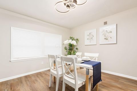 Tiny photo for 1554 E Maynard Avenue, Columbus, OH 43211 (MLS # 225045385)