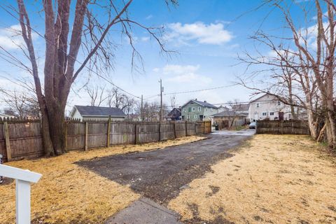 Tiny photo for 1554 E Maynard Avenue, Columbus, OH 43211 (MLS # 225045385)