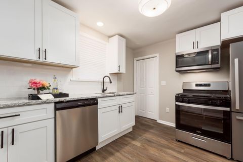 Tiny photo for 1554 E Maynard Avenue, Columbus, OH 43211 (MLS # 225045385)