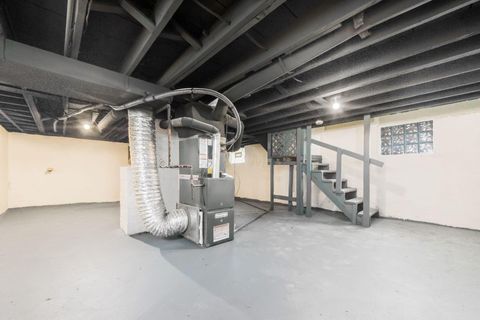 Tiny photo for 1554 E Maynard Avenue, Columbus, OH 43211 (MLS # 225045385)