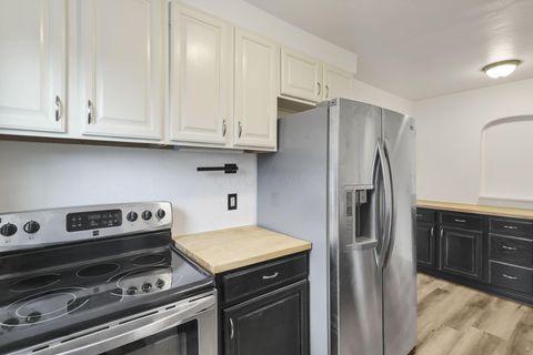 Tiny photo for 142 Rosslyn Avenue, Columbus, OH 43214 (MLS # 225045537)