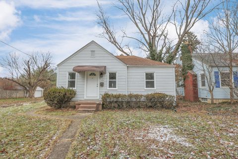 Tiny photo for 142 Rosslyn Avenue, Columbus, OH 43214 (MLS # 225045537)