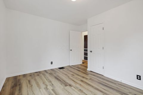 Tiny photo for 142 Rosslyn Avenue, Columbus, OH 43214 (MLS # 225045537)