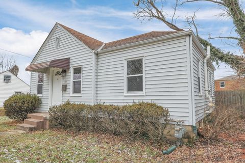 Tiny photo for 142 Rosslyn Avenue, Columbus, OH 43214 (MLS # 225045537)