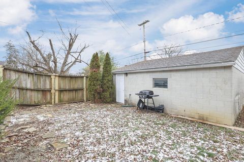 Tiny photo for 142 Rosslyn Avenue, Columbus, OH 43214 (MLS # 225045537)