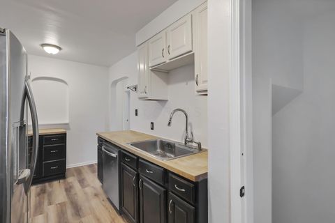 Tiny photo for 142 Rosslyn Avenue, Columbus, OH 43214 (MLS # 225045537)