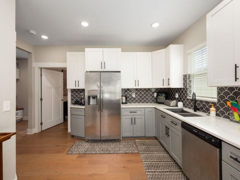 Tiny photo for 1191 E Long Street, Columbus, OH 43203 (MLS # 226013894)