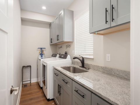 Tiny photo for 1191 E Long Street, Columbus, OH 43203 (MLS # 226013894)