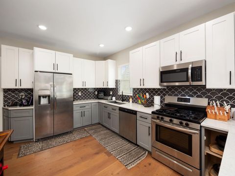 Tiny photo for 1191 E Long Street, Columbus, OH 43203 (MLS # 226013894)