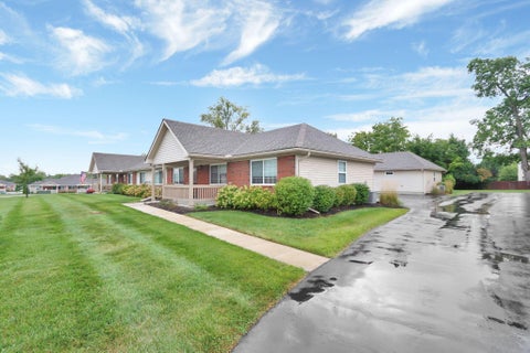 Photo of 8423 Taylor Chase Drive, Reynoldsburg, OH 43068 (MLS # 226034061)