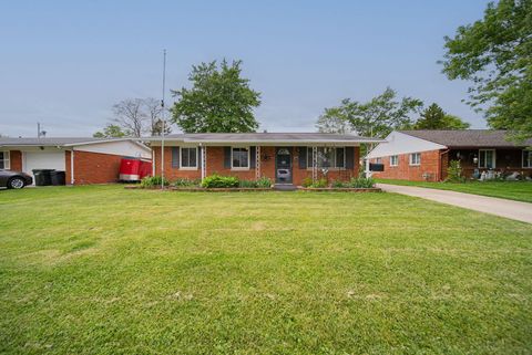 Photo of 387 Daytona Road, Columbus, OH 43228 (MLS # 226016435)