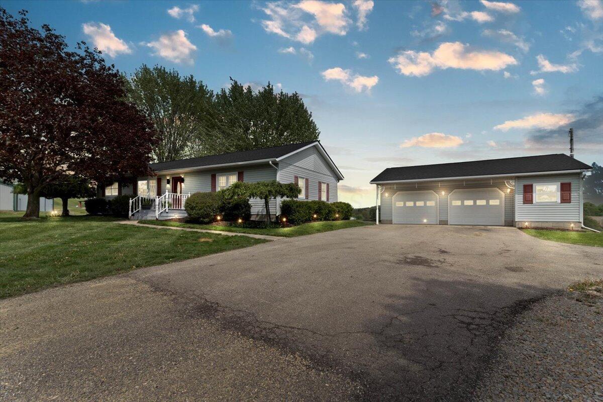 5393 Jacksontown Road, Heath, Ohio image 1