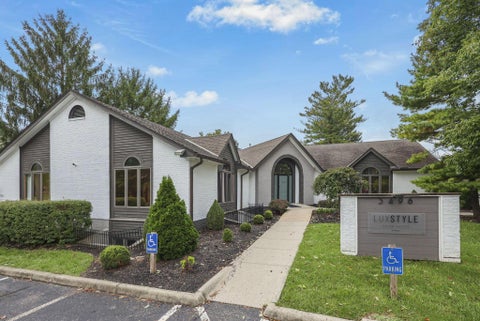 Photo of 3496 Snouffer Road 100 #100, Columbus, OH 43235 (MLS # 226037246)