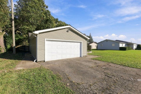Tiny photo for 4242 Ethel Road, Obetz, OH 43207 (MLS # 226039853)
