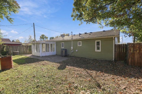 Tiny photo for 4242 Ethel Road, Obetz, OH 43207 (MLS # 226039853)