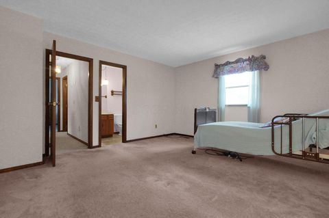 Tiny photo for 7010 Rockwoods Place, Worthington, OH 43085 (MLS # 226003141)