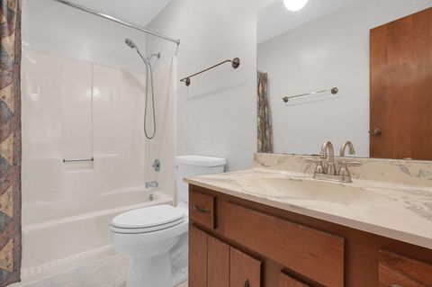 Tiny photo for 7010 Rockwoods Place, Worthington, OH 43085 (MLS # 226003141)