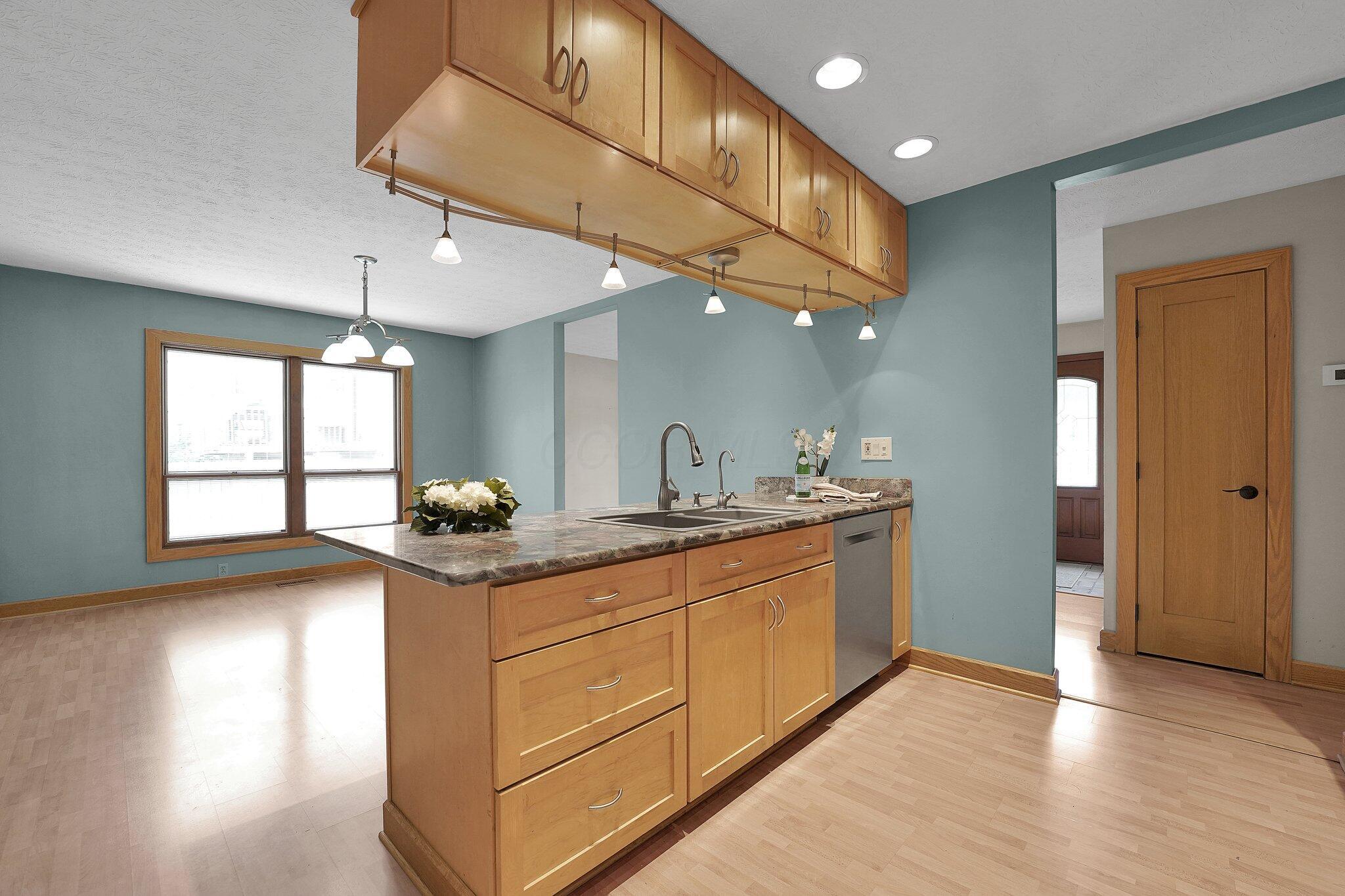 441 Gentlewind Drive, Westerville, Ohio image 14