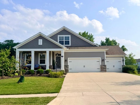 Homes For Sale - 717 Bretforton Street<br/> Pickerington, OH 43147