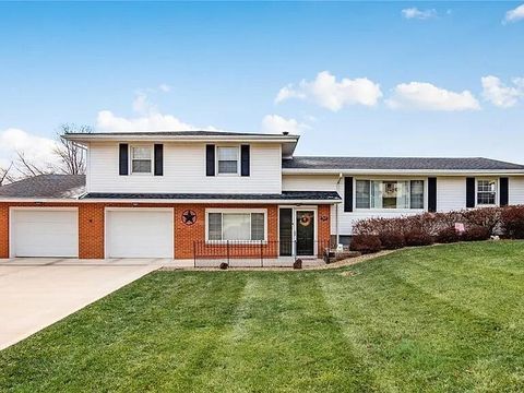 Photo of 350 Walker Drive, Zanesville, OH 43701 (MLS # 225046207)