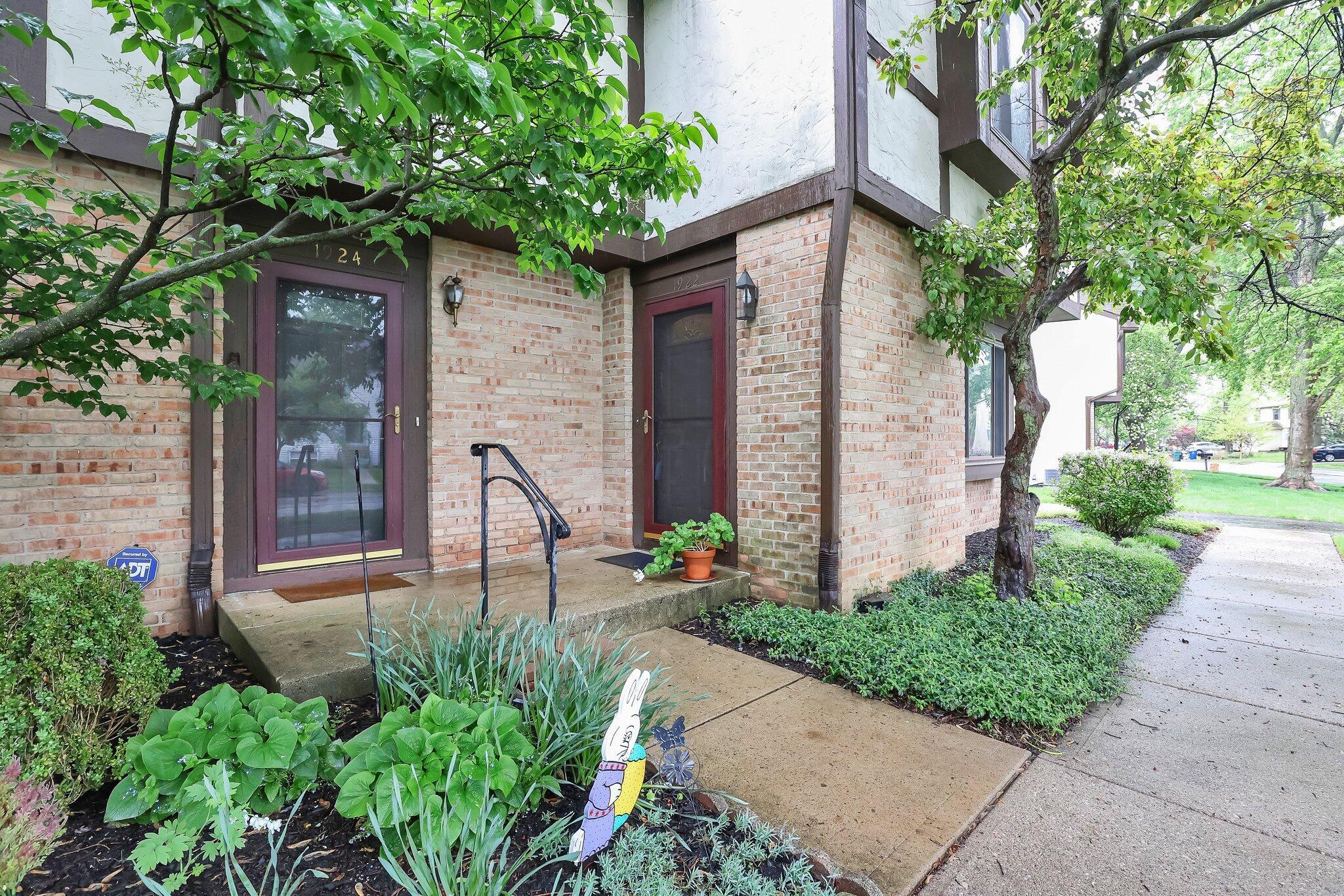 1922 Laramie Drive #24, Powell, Ohio image 2