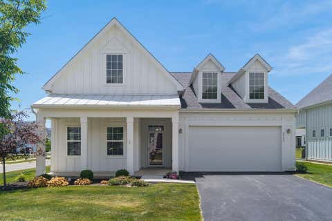 Photo of 4722 Winding Oak Drive, Delaware, OH 43015 (MLS # 226020391)