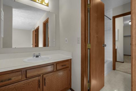 Tiny photo for 5875 Parkbridge Lane, Dublin, OH 43016 (MLS # 226002411)