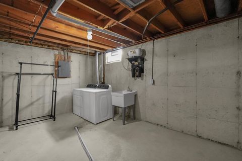 Tiny photo for 5875 Parkbridge Lane, Dublin, OH 43016 (MLS # 226002411)