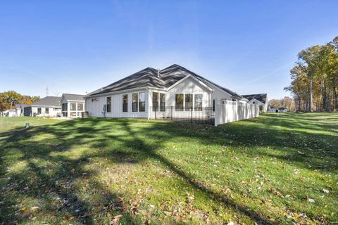 Tiny photo for 3292 Strickland Drive 66 #66, New Albany, OH 43054 (MLS # 225042405)