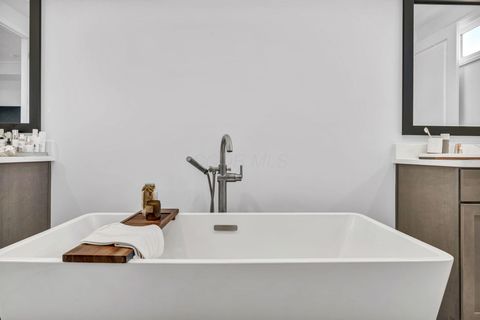 Tiny photo for 3292 Strickland Drive 66 #66, New Albany, OH 43054 (MLS # 225042405)