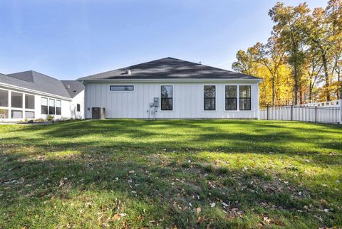 Tiny photo for 3292 Strickland Drive 66 #66, New Albany, OH 43054 (MLS # 225042405)