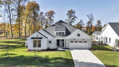 Tiny photo for 3292 Strickland Drive 66 #66, New Albany, OH 43054 (MLS # 225042405)