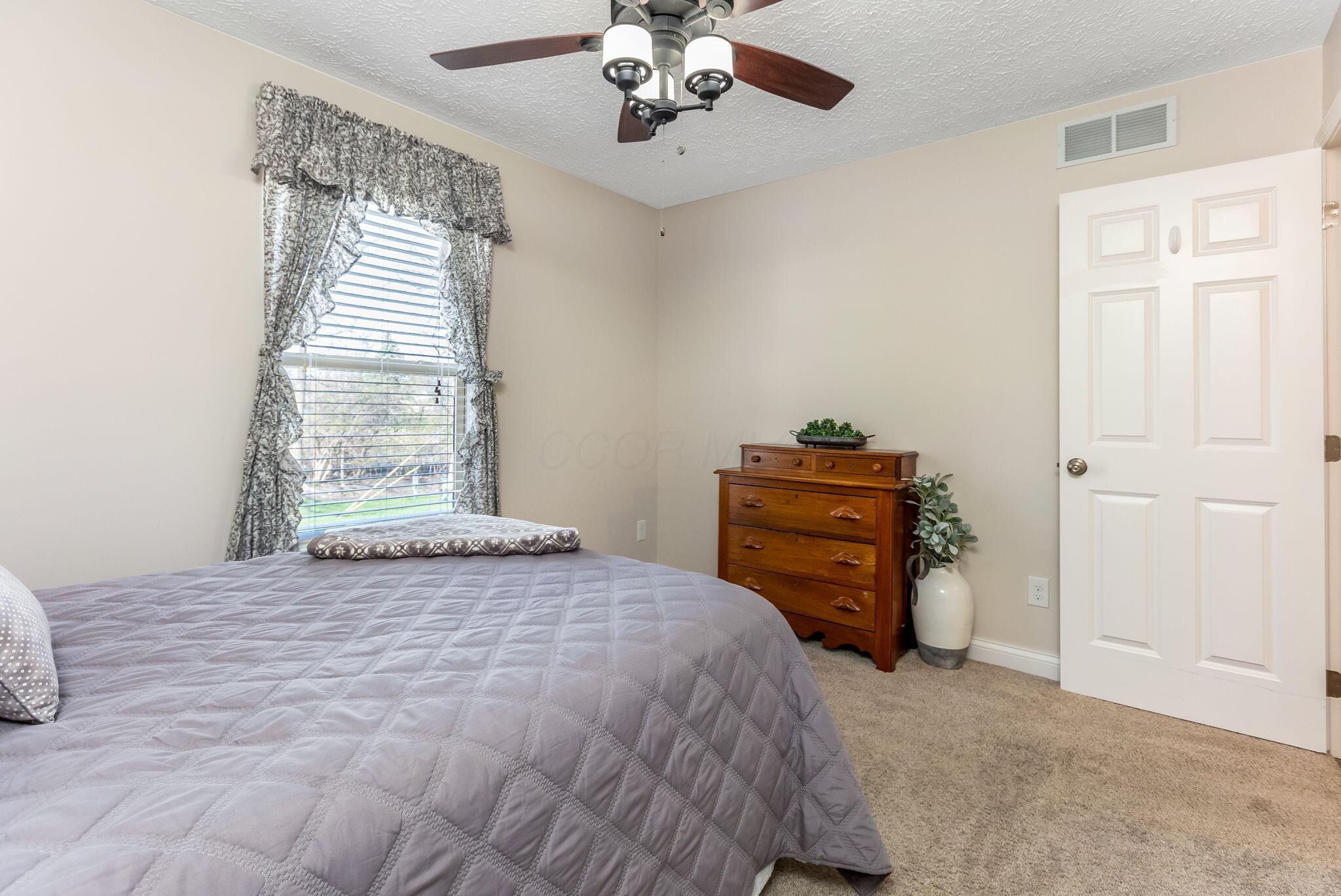 210 Buckboard Lane, Plain City, Ohio image 34