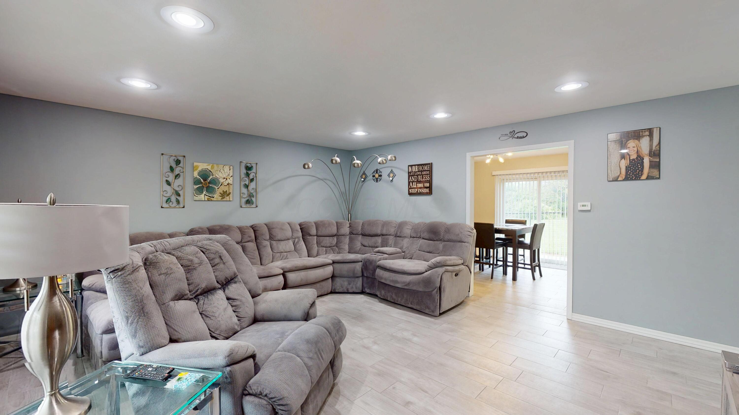 604 Hillcrest Drive, Bellefontaine, Ohio image 3