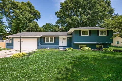 Photo of 1344 Yorktown Road, Columbus, OH 43232 (MLS # 226024222)