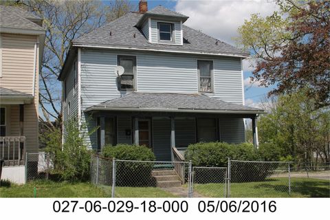Photo of 163 E 1st Street, Mansfield, OH 44902 (MLS # 226013525)