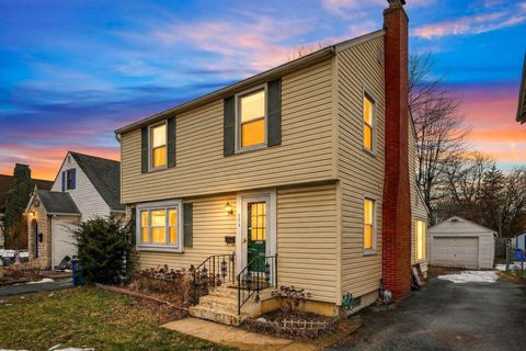 Photo of 575 Chestershire Road, Columbus, OH 43204 (MLS # 226004376)