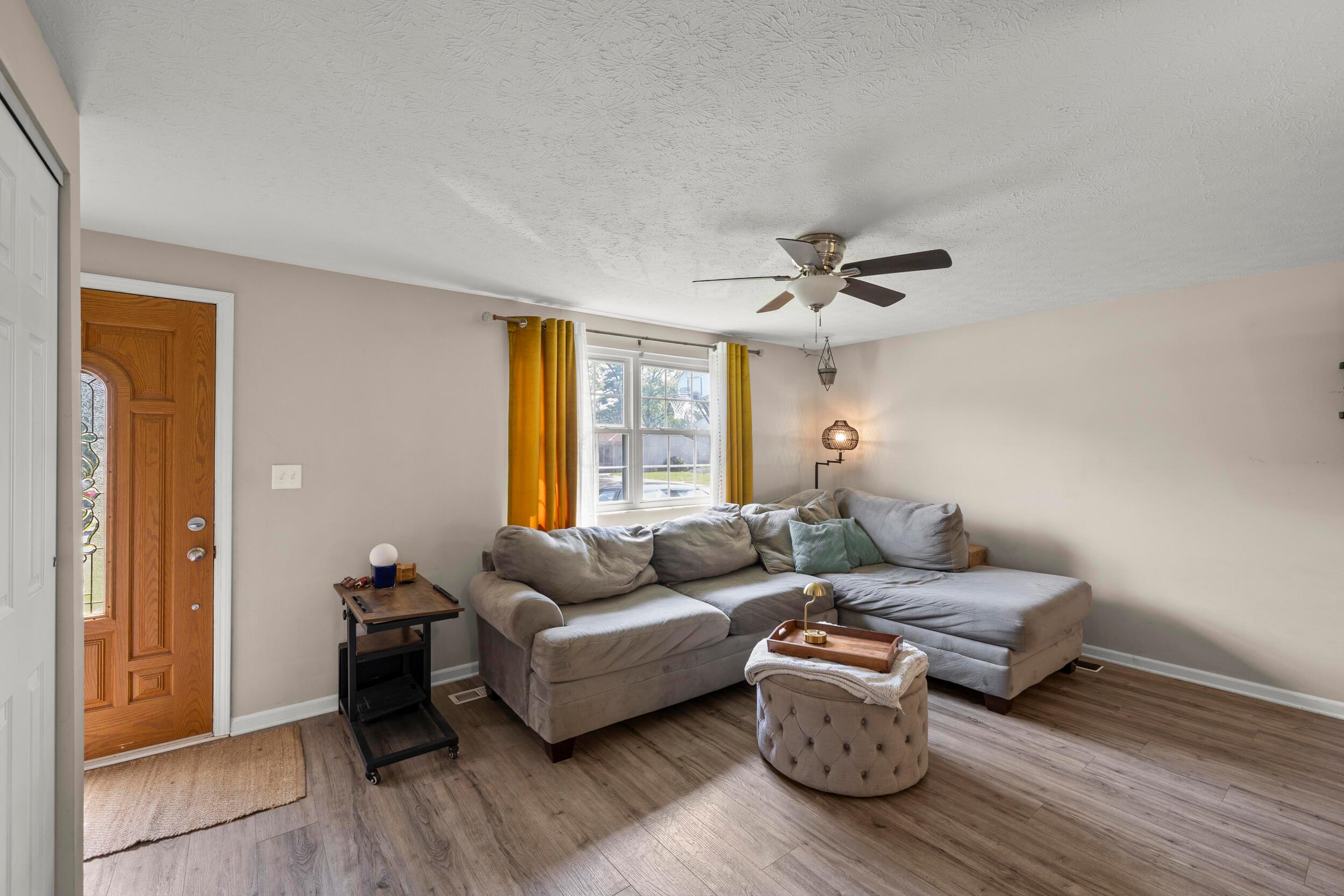 2267 Anndel Court, Grove City, Ohio image 3