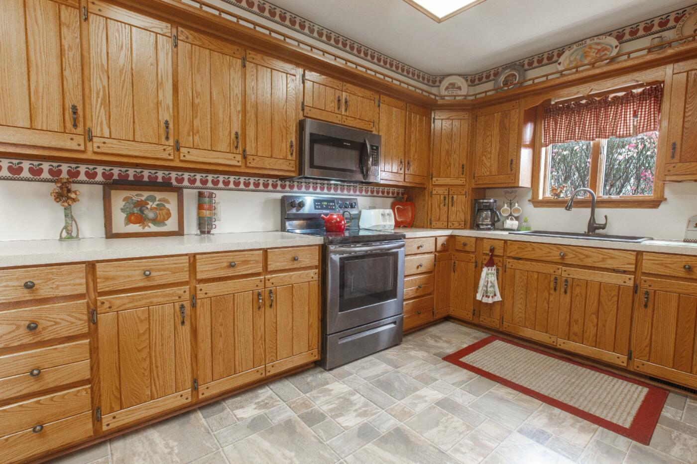 Howard, Ohio, 43028, United States, 4 Bedrooms Bedrooms, ,3 BathroomsBathrooms,Residential,Active,2026803