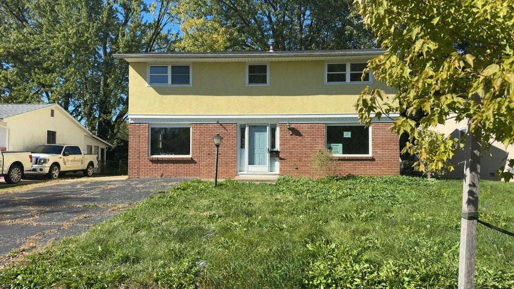 Photo of 2651 Brownfield Road, Columbus, OH 43232 (MLS # 226040536)
